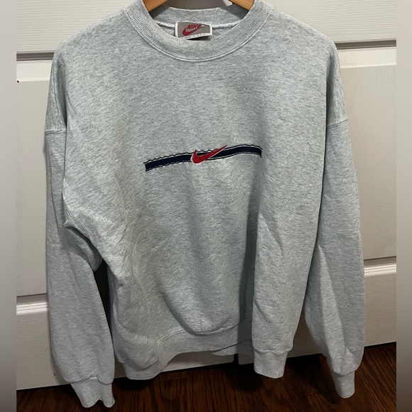 VINTAGE NIKE sweatshirt!